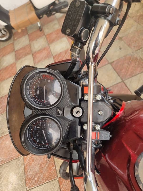 Honda CB 125f  2023 model 2