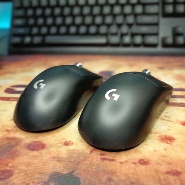 LOGITECH G Pro X Superlight • Wireless Gaming Mouse 5