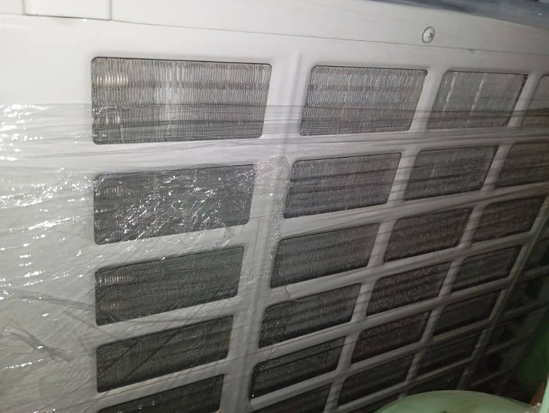 LG 1 Ton Ac Geniune Gas Locked Like New Ac 3