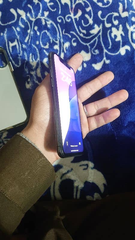 iphone xs 64gb Non pta 10/10 condition 5