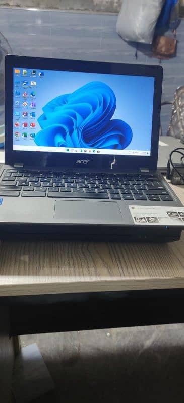 Acer 4gb 128gb chromebook c740 windows 11 1