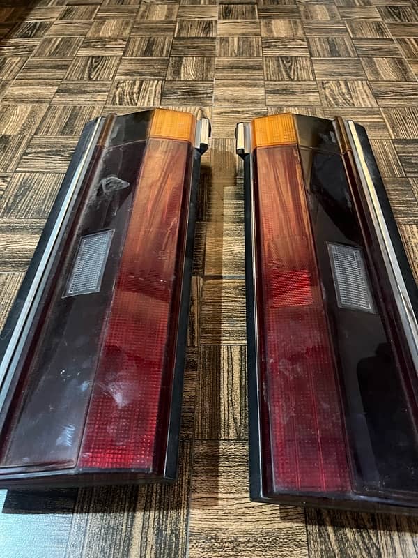 Toyota Cressida 1990 Tail lights 0