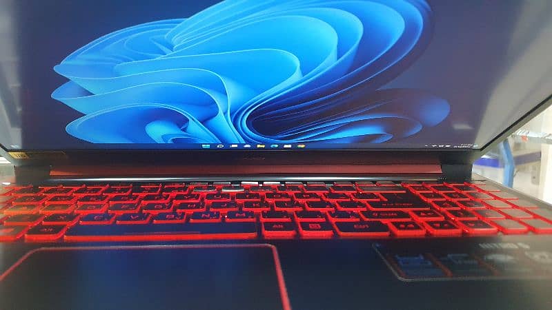 Acer Nitro 5 Gaming Laptop 8