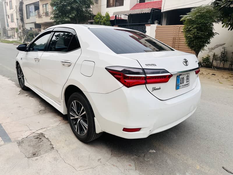 Toyota Corolla Altis 2018 Grande 1.8 CVT Full Option With Beige Interi 16