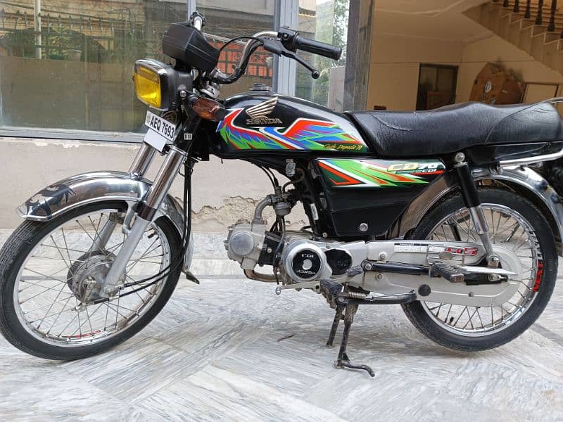 Honda CD-70 sale in good condition all parts are genuine . . . 2