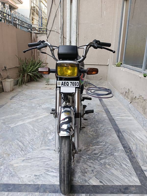 Honda CD-70 sale in good condition all parts are genuine . . . 11