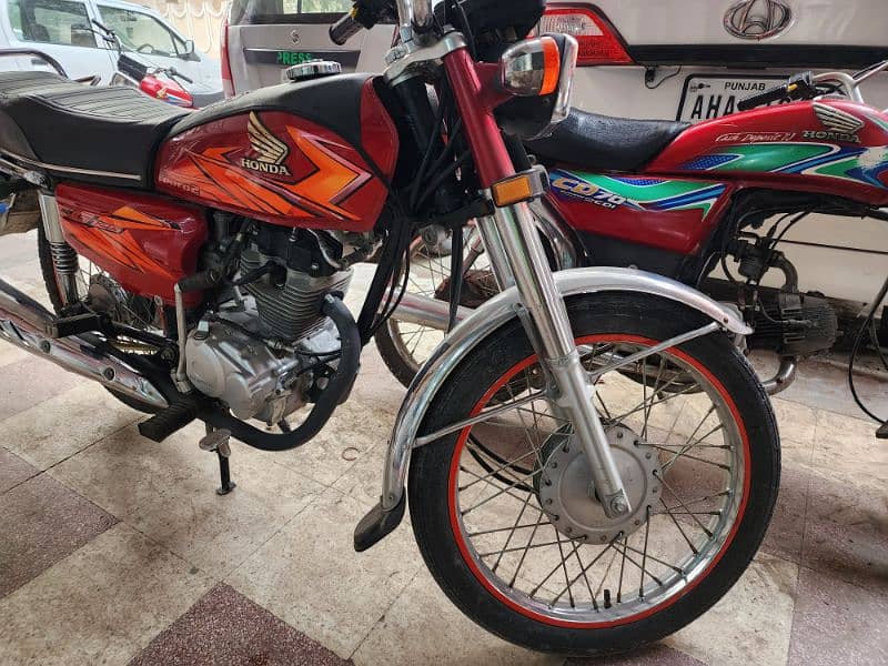 Honda CD 125 looking new 1