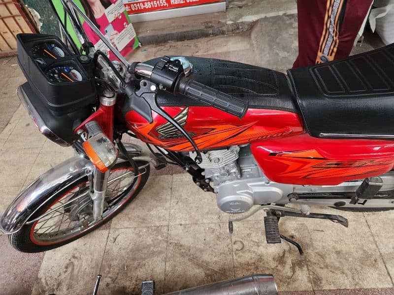 Honda CD 125 looking new 5