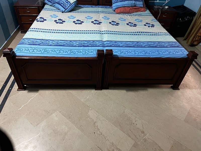 two single bed of solid wood 2