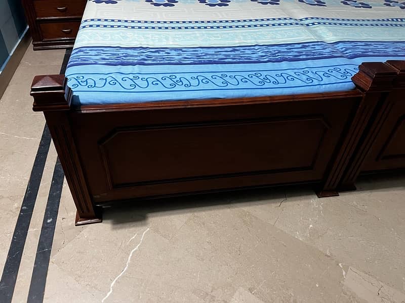 two single bed of solid wood 3