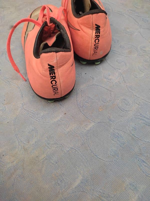 Football shoes (MERCURIAL brand) 2