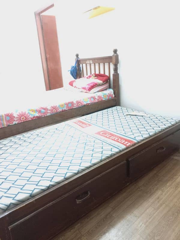 selling kids bed custom made 0