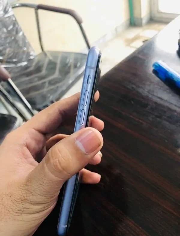 iPhone 11 128 gb non pta factory unlocked 2monts time time 1