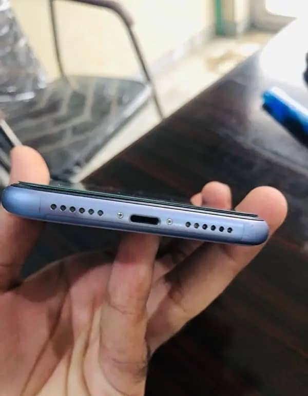 iPhone 11 128 gb non pta factory unlocked 2monts time time 2