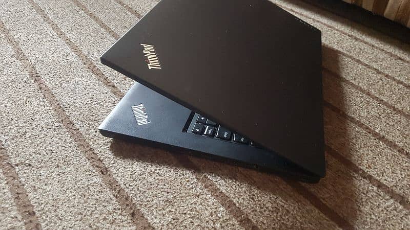 Lenovo T470 thinkpad i5-6th thinkbook= yoga=razenh 2