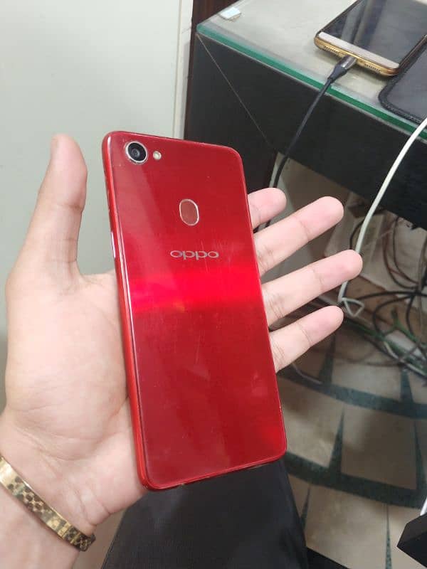 Mobile model Oppo F7 6GB Ram 128 GB Storage 2