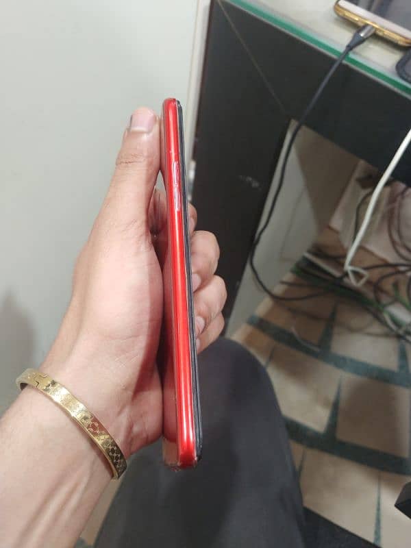 Mobile model Oppo F7 6GB Ram 128 GB Storage 4