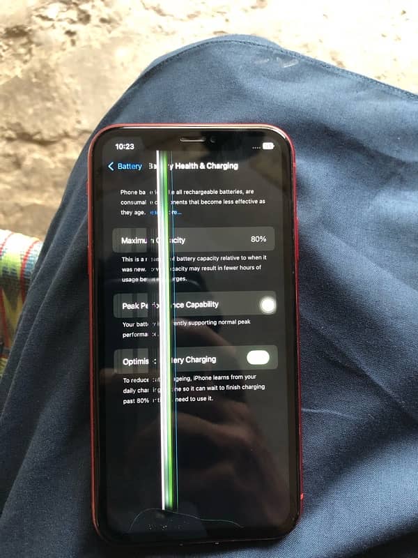 iphone xr 64Gb 80 Battery Health Pannel lines. 4