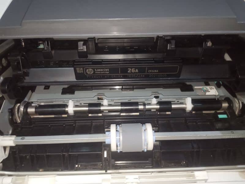 HP Laserjet m402dnw 2