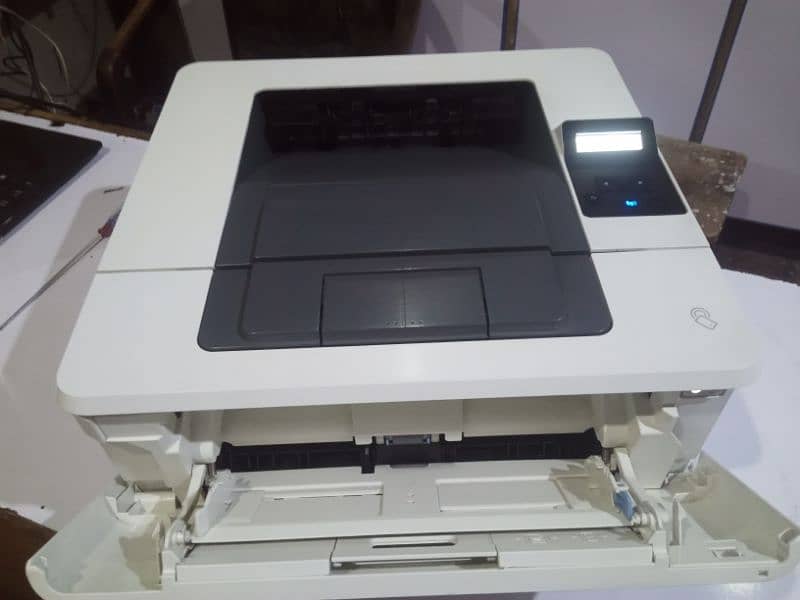 HP Laserjet m402dnw 3