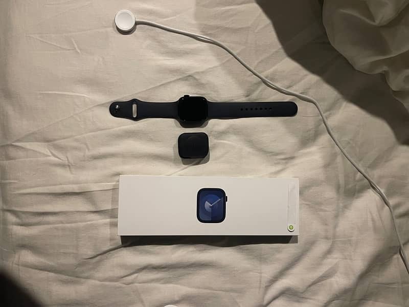 BRAND NEW APPLE WATCH SERIES 9 41MM (Navy Blue) 0