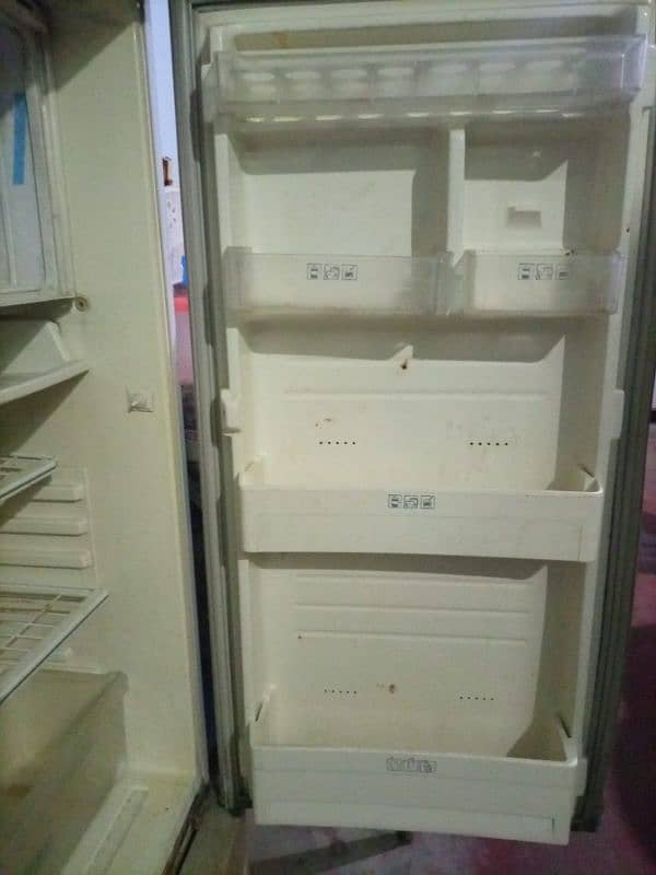 super general fridge for sale 3