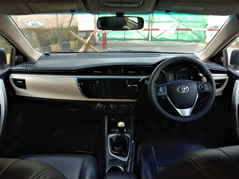 Toyota Corolla Altis Late 2016 Six speed Owner 7