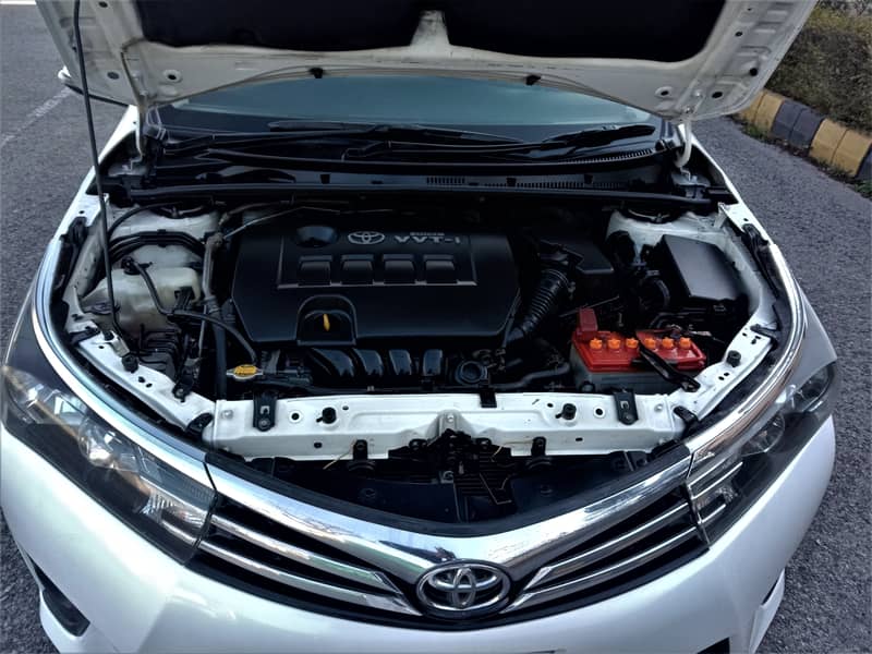 Toyota Corolla Altis Late 2016 Six speed Owner 12