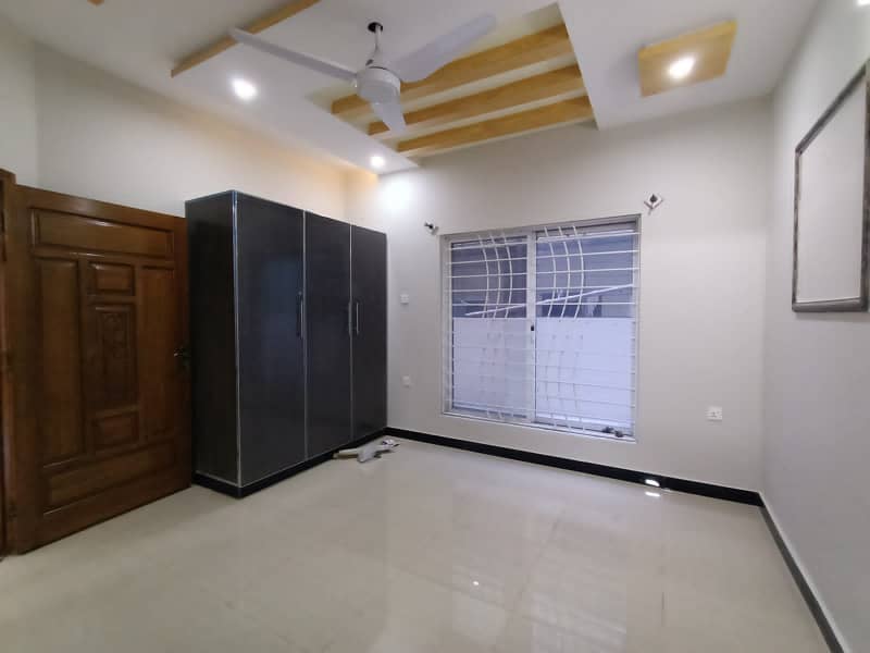 10 Marla 3 Bed Room Ground Portion in Gulraiz near Bahria Town 1