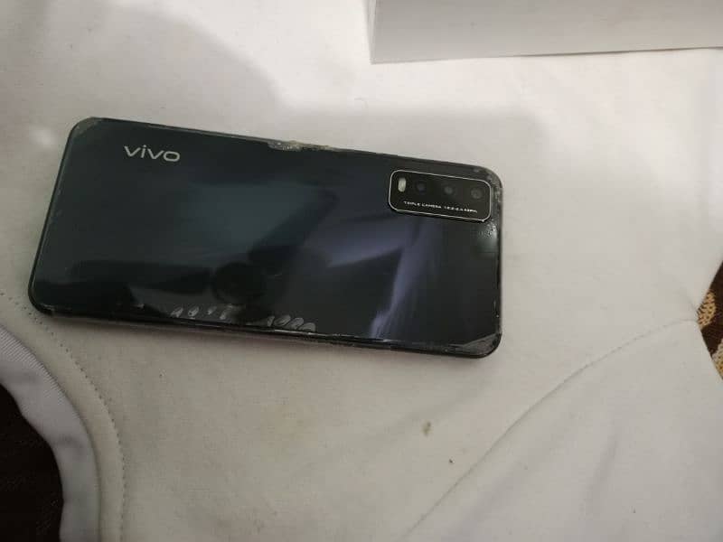 10%10 vivo y20 lush condition 1