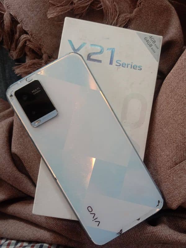 vivo y21 with box and charger  4/64 0