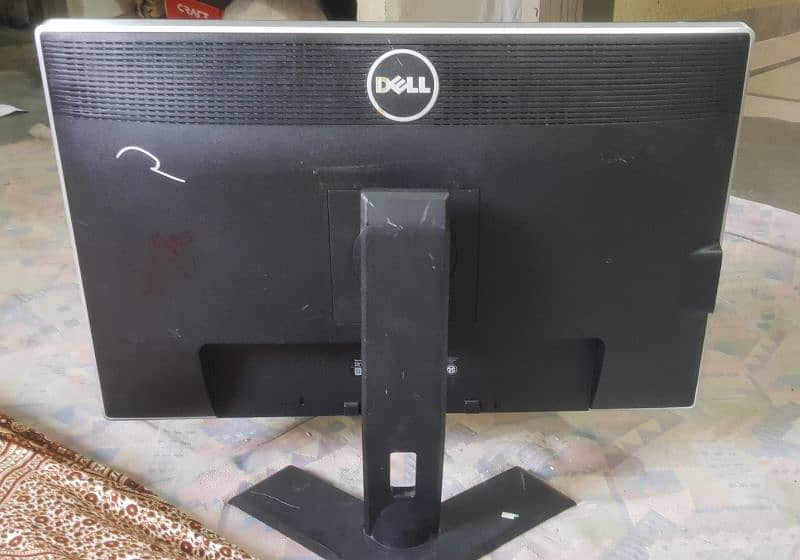 24 inch Dell led with original stand 2