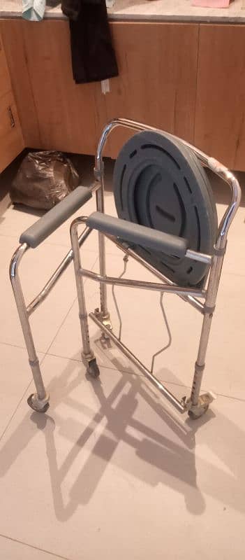 I am selling commode chair in very good condition 0