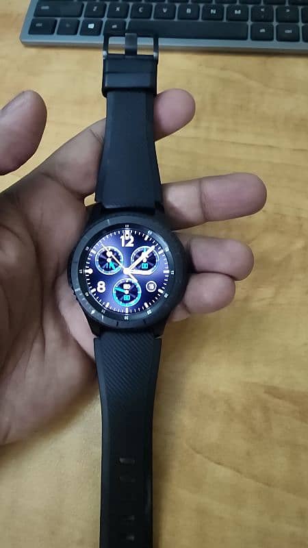 Samsung S3 Frontier Smartwatch - 10/10 Condition - Original Box 3