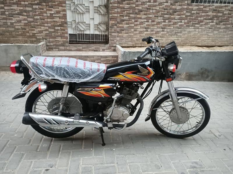 Honda cg 125 2021 model new condition 4