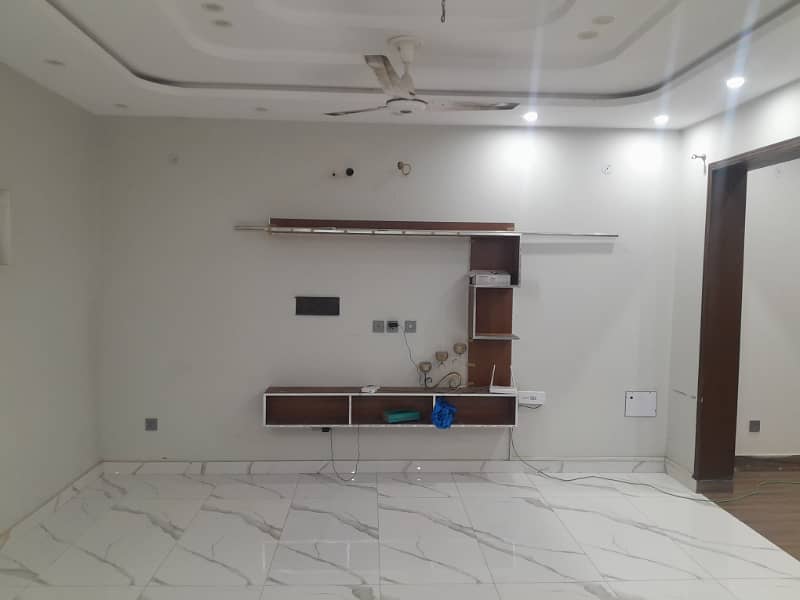 10 Marla Beautiful Lower Portion Available For Rent In Topaz Block Park View City Lahore 2