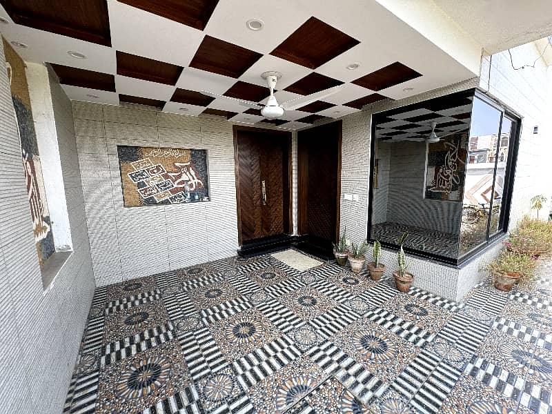 5.33 Marla Facing Park House For Sale In Eastern Block Bahria Orchard Lahore 15