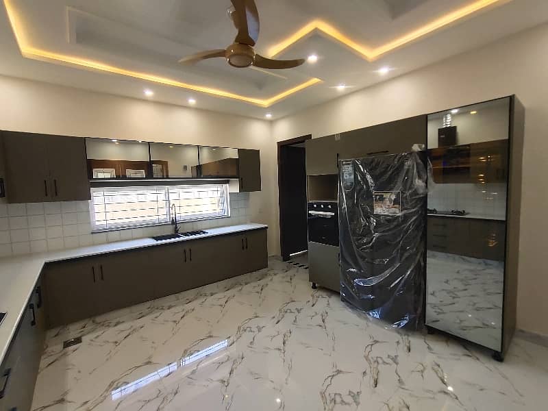 Brand New 1 Kanal House For Sale in Janiper Block Bahria Town Lahore 4