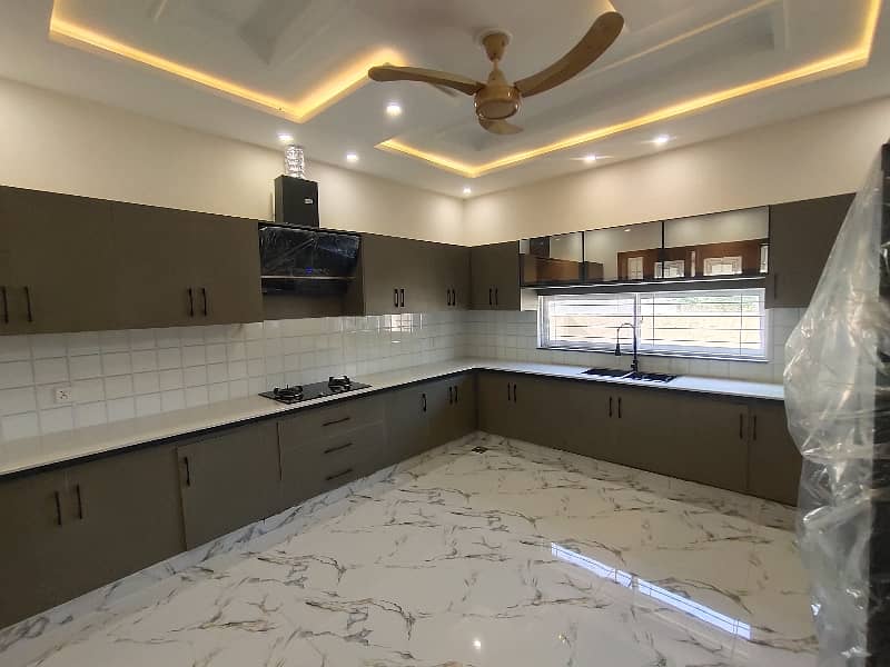 Brand New 1 Kanal House For Sale in Janiper Block Bahria Town Lahore 5