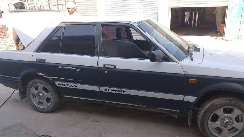 Nissan Sunny 1987 11