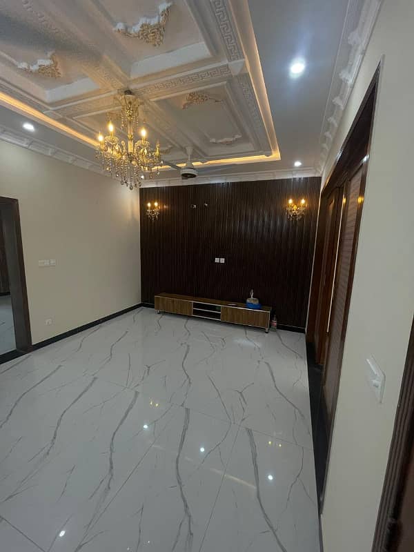 6 Beds Triple Story House for Sale in Lake City M7-A Lahore 1