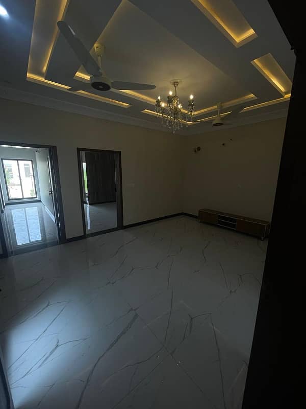 6 Beds Triple Story House for Sale in Lake City M7-A Lahore 7