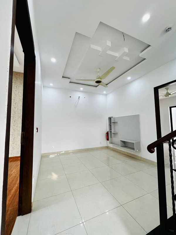 3 Beds 5 Marla Brand New House For Sale Block C DHA 9 Town Lahore. 12