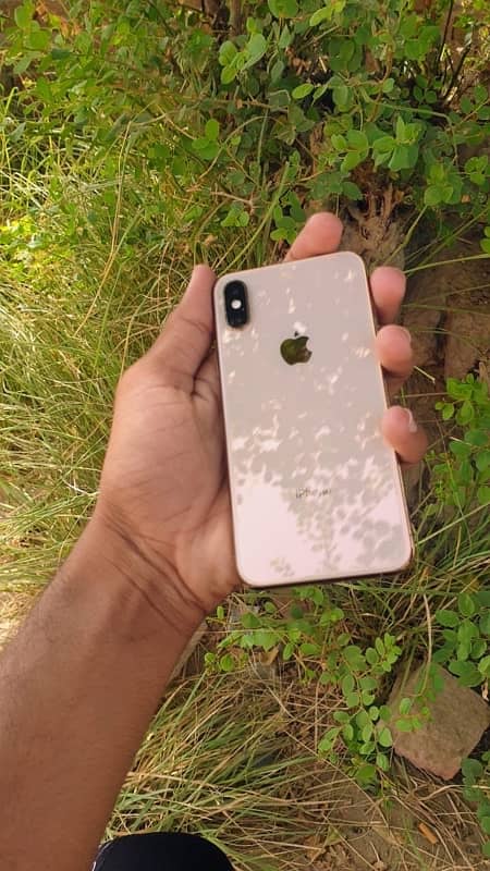 IPHONE XS: {NON PTA FU} {64gb}. (truetune active) (battery health 89) 2