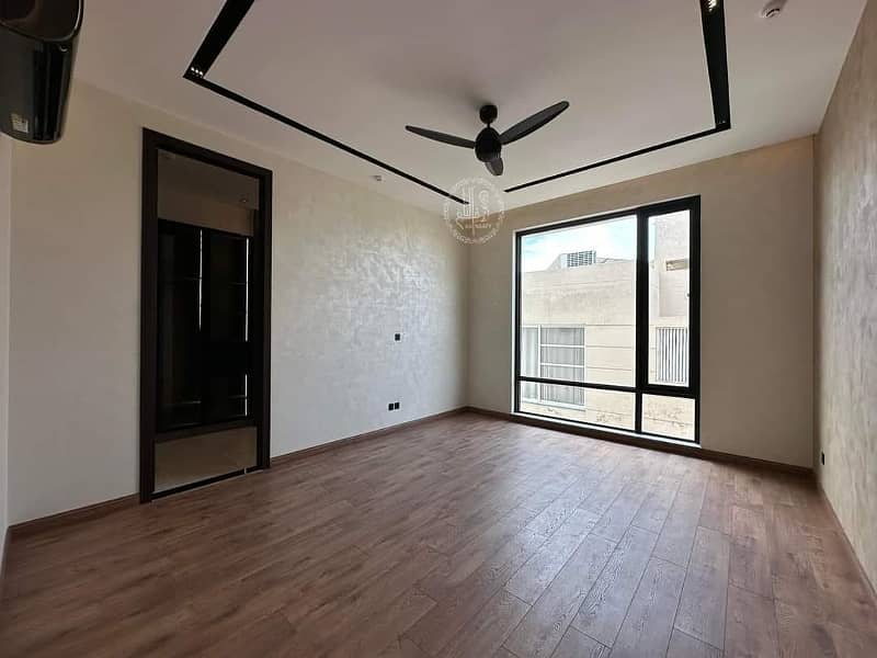 01 KANAL LUXURIOUS & GRACEFUL HOUSE FOR SALE IN DHA PHASE 6 11