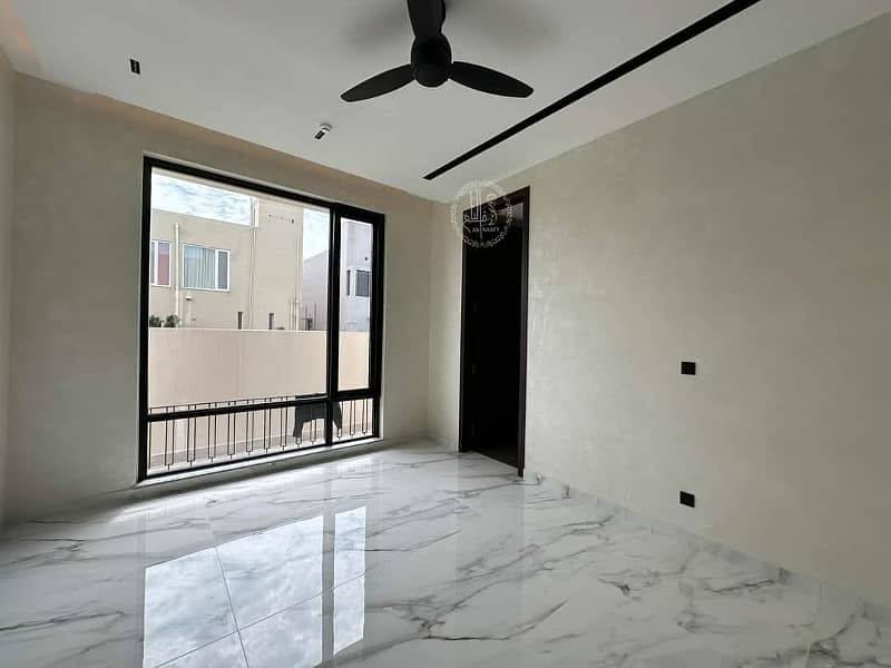 01 KANAL LUXURIOUS & GRACEFUL HOUSE FOR SALE IN DHA PHASE 6 13