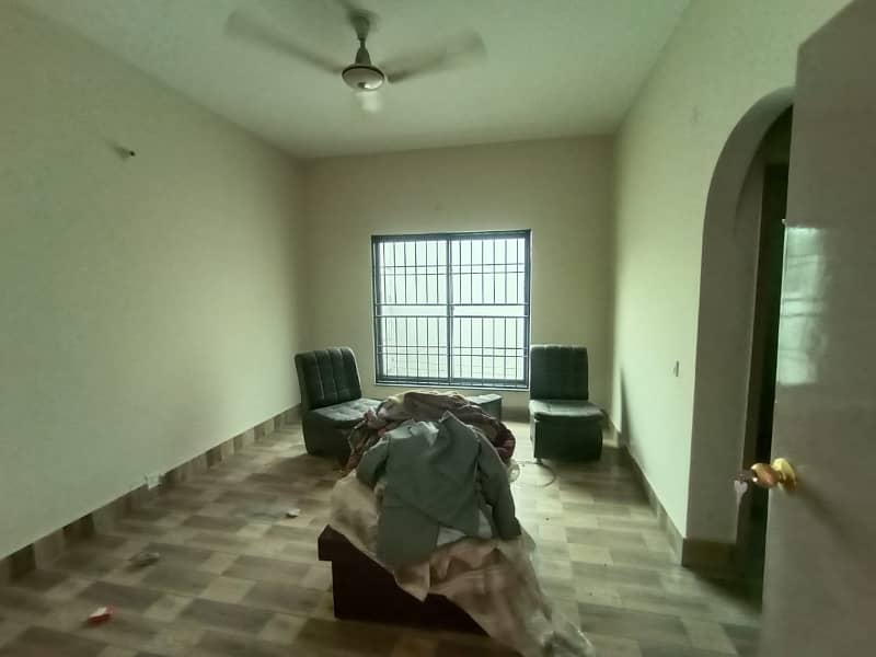 1 Kanal Upper Portion with Separate Gate Available For Rent In Q Block DHA Phase 2, Lahore 3