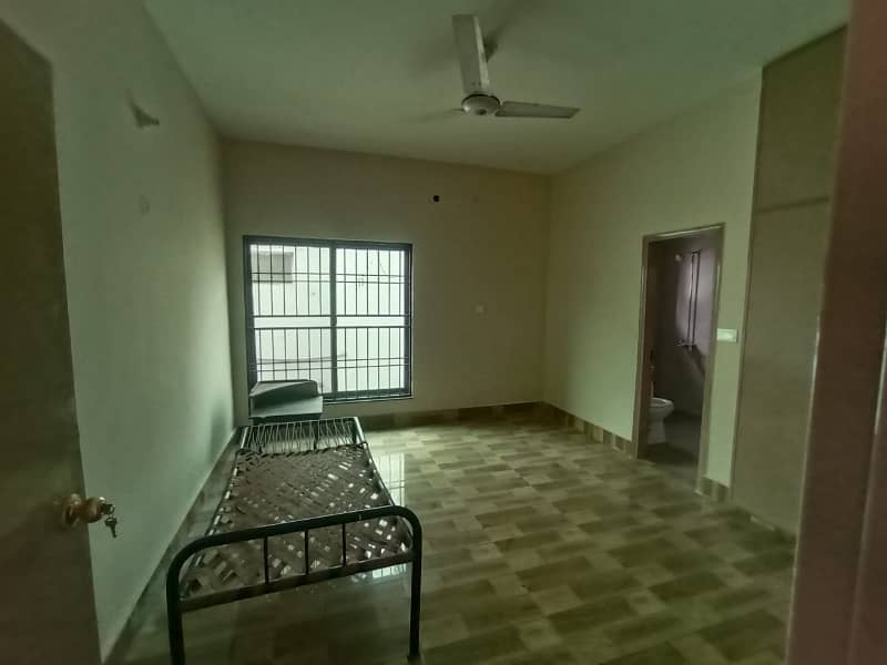 1 Kanal Upper Portion with Separate Gate Available For Rent In Q Block DHA Phase 2, Lahore 6