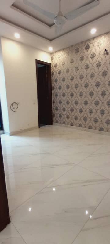 1 kanal Lavish upper portion On Top Location For Rent In DHA Phase 5 Lahore 3