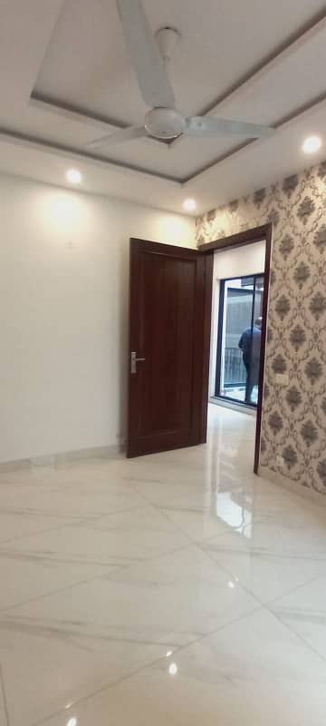 1 kanal Lavish upper portion On Top Location For Rent In DHA Phase 5 Lahore 4